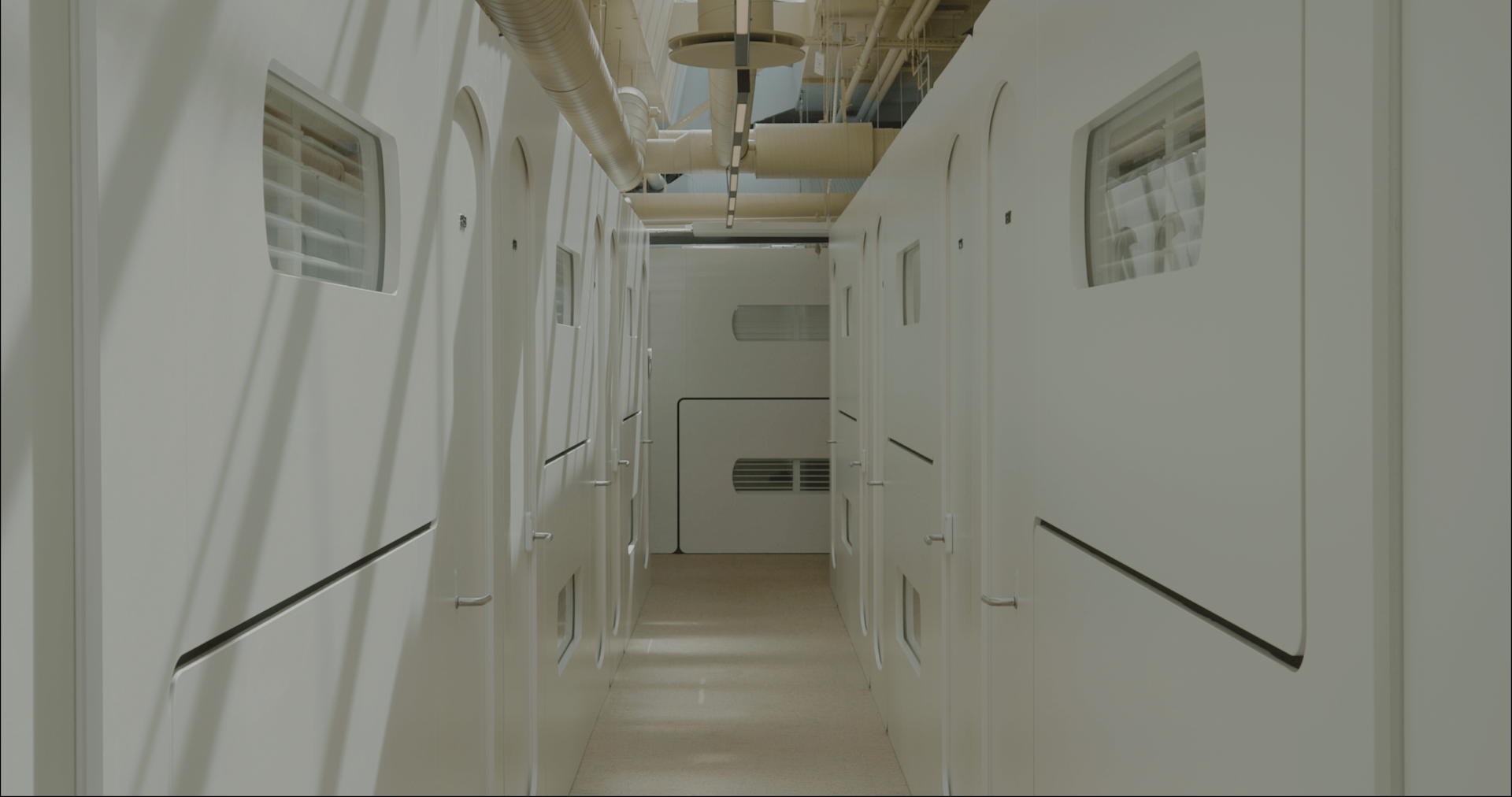 ALET Agency Louis Poulsen Reflections Film04 Enjoy Your Stay 42 2800x1476px-min