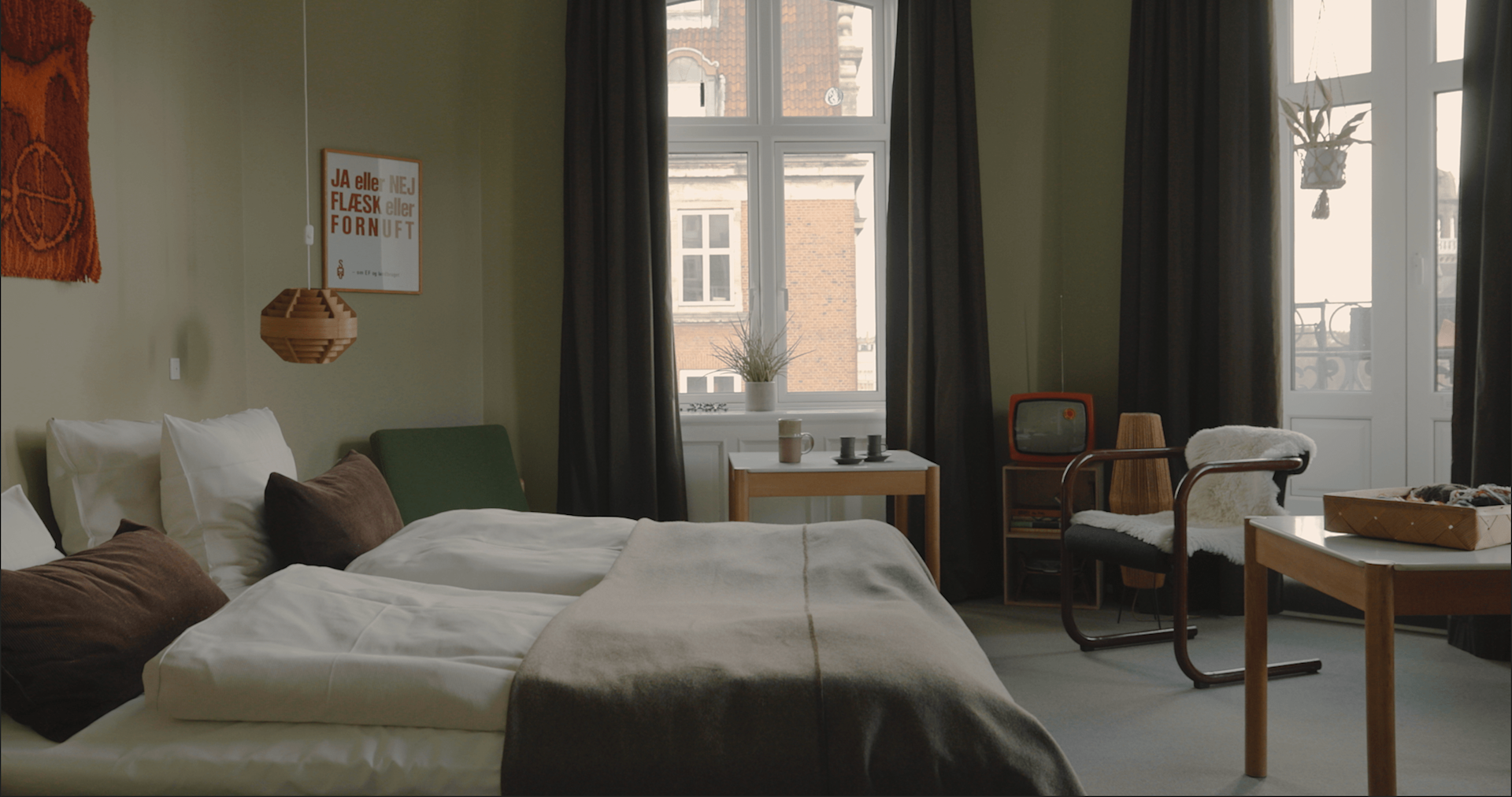 ALET Agency Louis Poulsen Reflections Film04 Enjoy Your Stay 82 2800x1476px-min